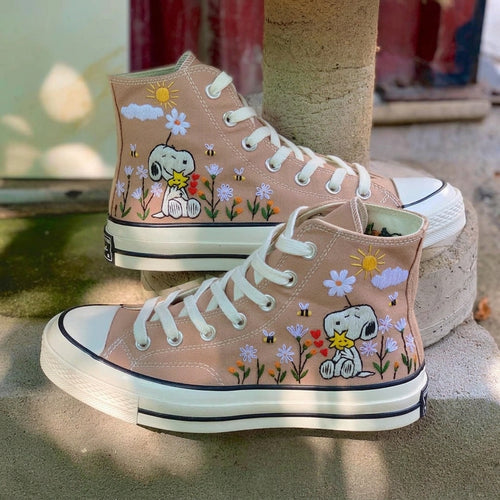 Snoopy Hand-Embroidered Converse Chuck Taylor 1970s - All Star Classic - AZ26280701