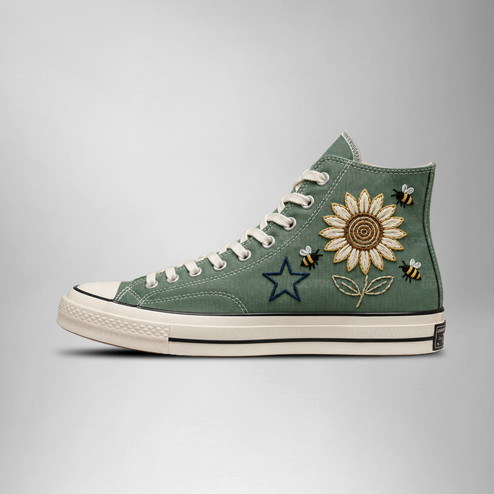 Snoopy Hand-Embroidered Converse Chuck Taylor 1970s - All Star Classic - AZ26150714