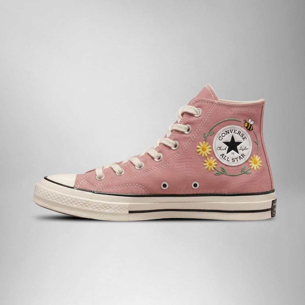 Snoopy Hand-Embroidered Converse Chuck Taylor 1970s - All Star Classic - AZ26150708