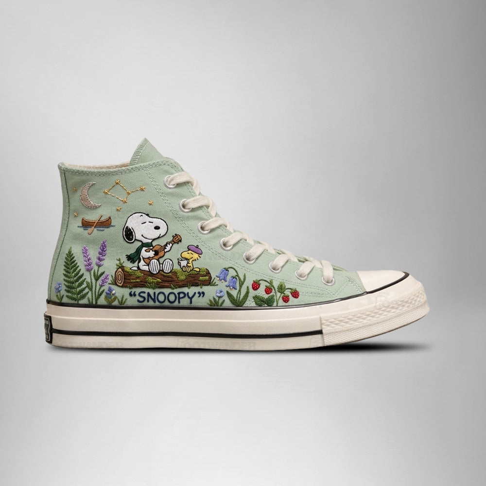 Snoopy Hand-Embroidered Converse Chuck Taylor 1970s - All Star Classic - AZ26150705