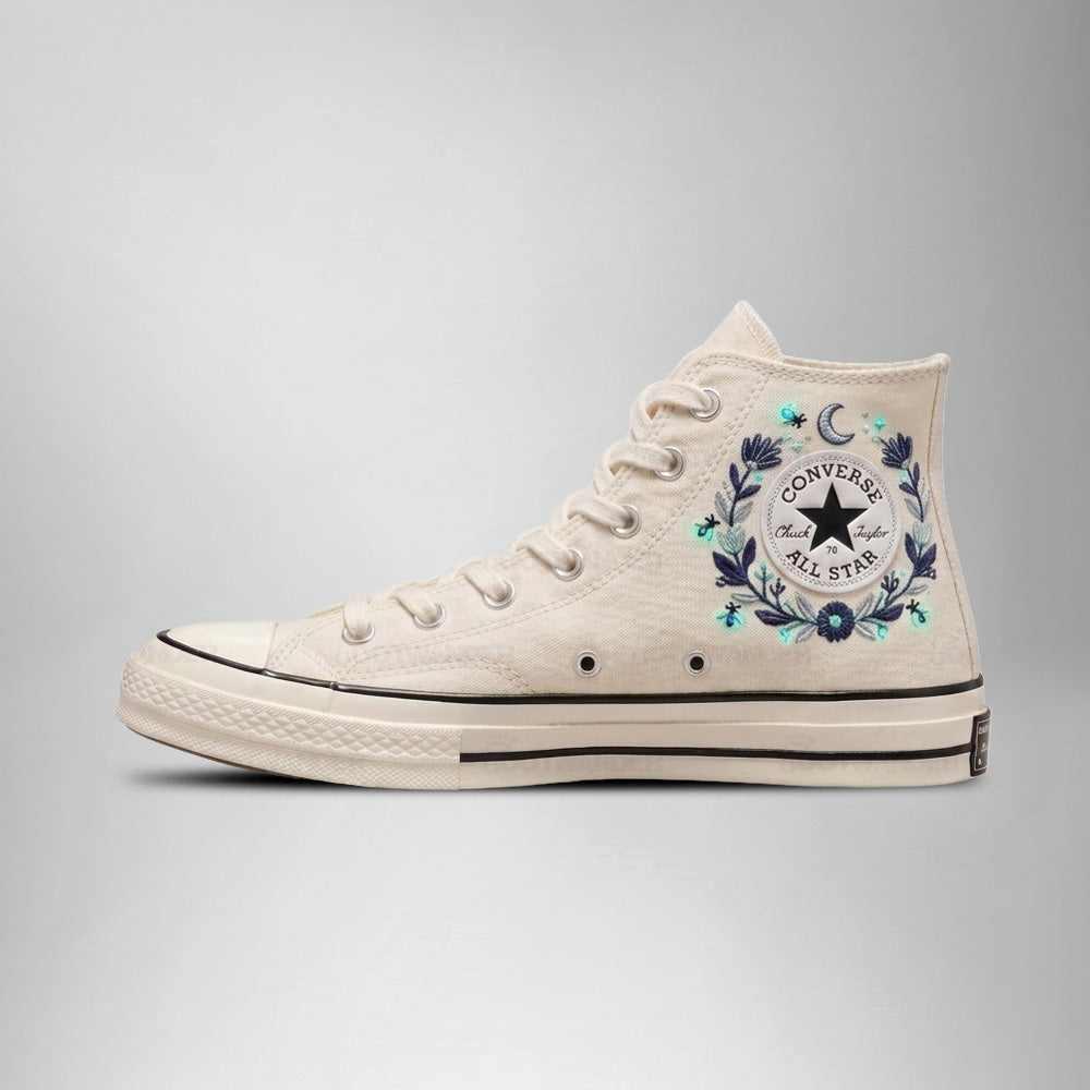 Snoopy Hand-Embroidered Converse Chuck Taylor 1970s - All Star Classic - AZ26150704