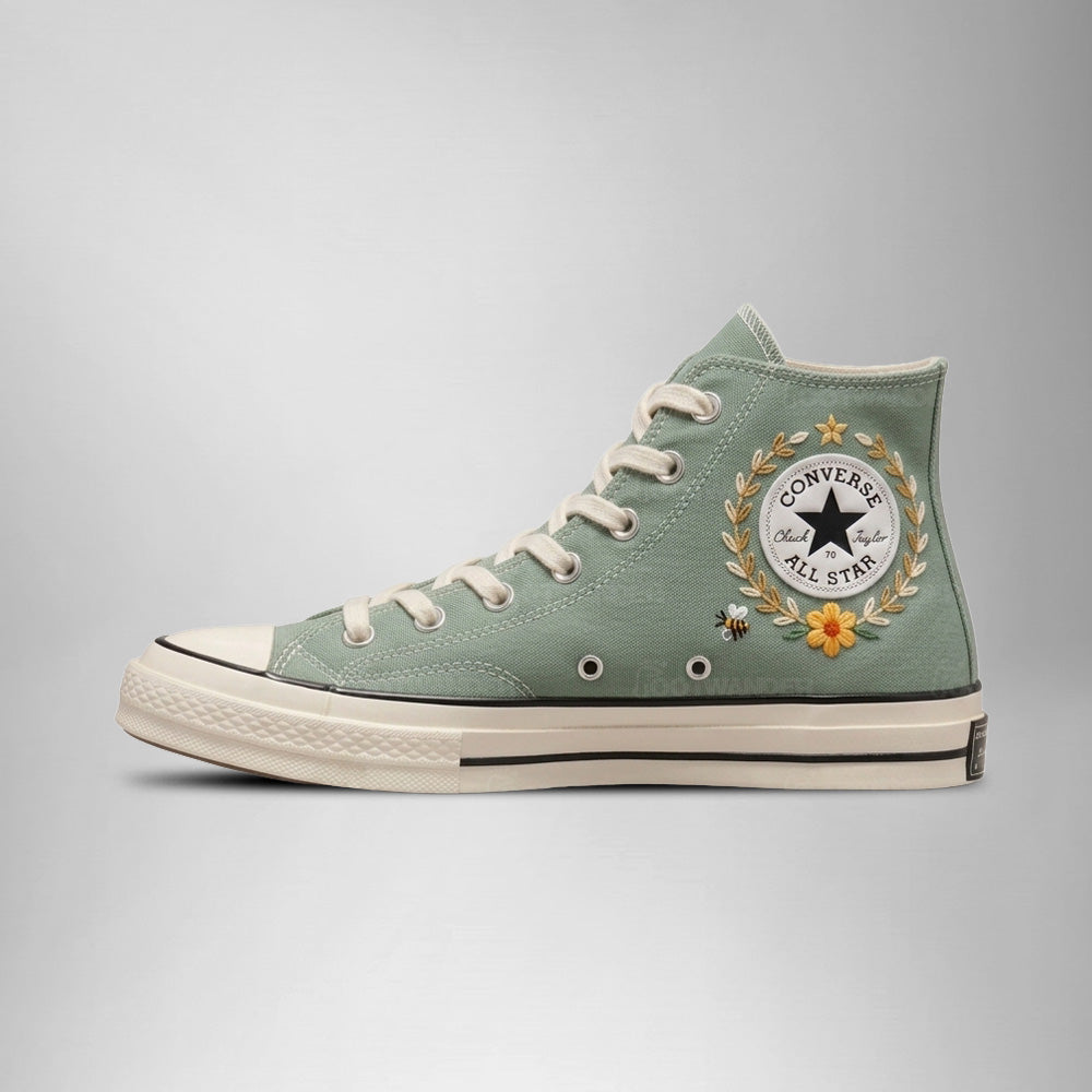 Snoopy Hand-Embroidered Converse Chuck Taylor 1970s - All Star Classic - AZ26150711