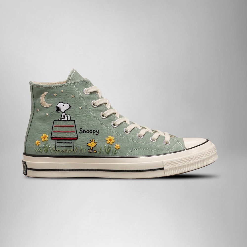 Snoopy Hand-Embroidered Converse Chuck Taylor 1970s - All Star Classic - AZ26150711