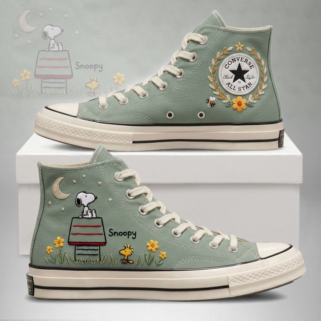 Snoopy Hand-Embroidered Converse Chuck Taylor 1970s - All Star Classic - AZ26150711