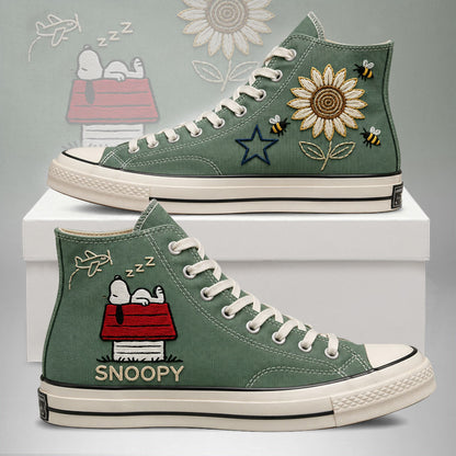 Snoopy Hand-Embroidered Converse Chuck Taylor 1970s - All Star Classic - AZ26150714