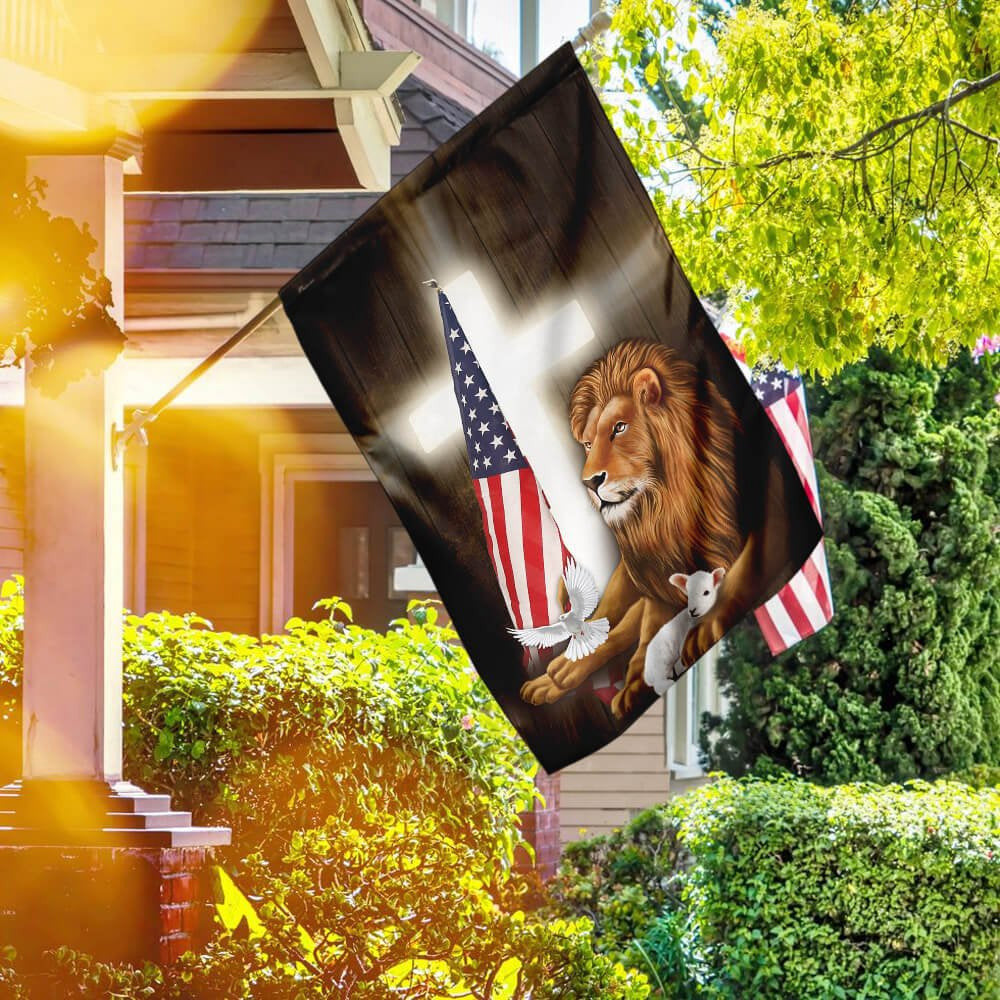 Christian Garden Flags, Lion and Lamb Cross Flag, Christian House Flags, Christian Cross Flag, Faith Flag, easychoo.com