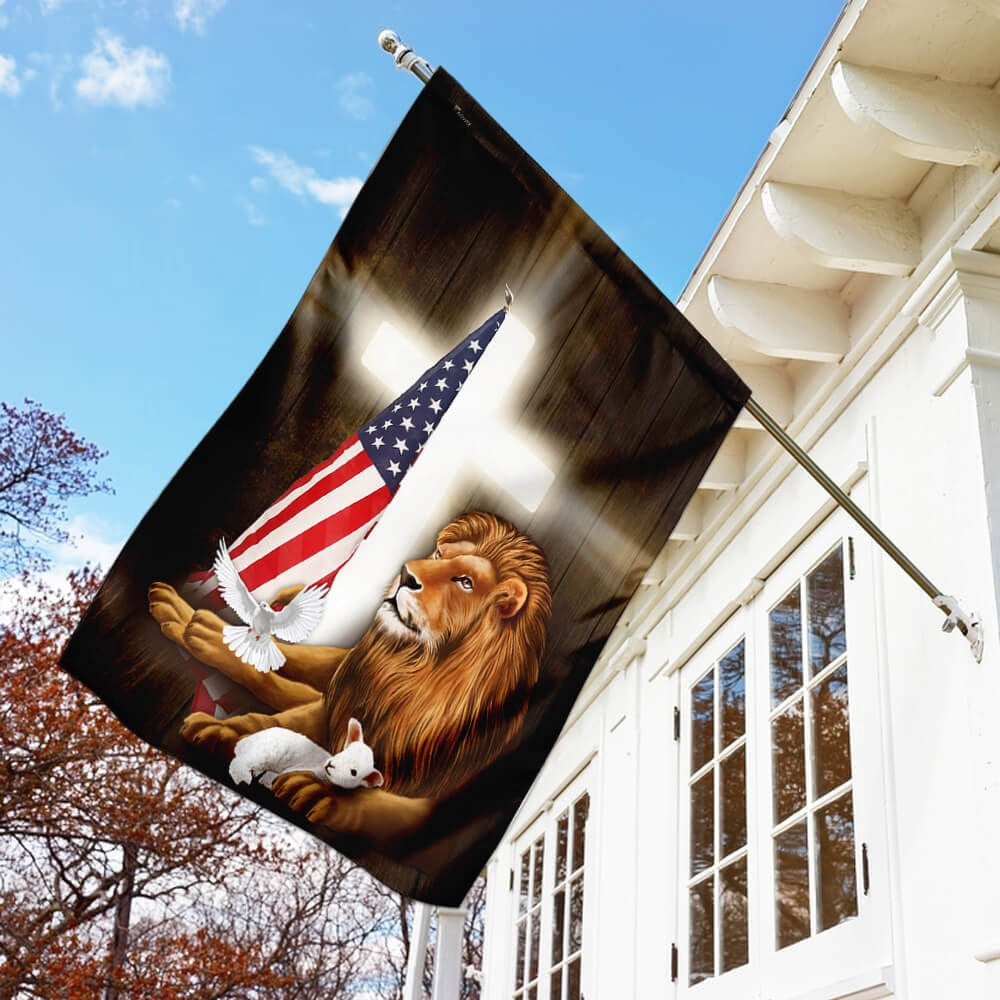 Christian Garden Flags, Lion and Lamb Cross Flag, Christian House Flags, Christian Cross Flag, Faith Flag, easychoo.com