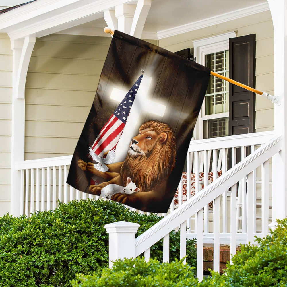 Christian Garden Flags, Lion and Lamb Cross Flag, Christian House Flags, Christian Cross Flag, Faith Flag, easychoo.com