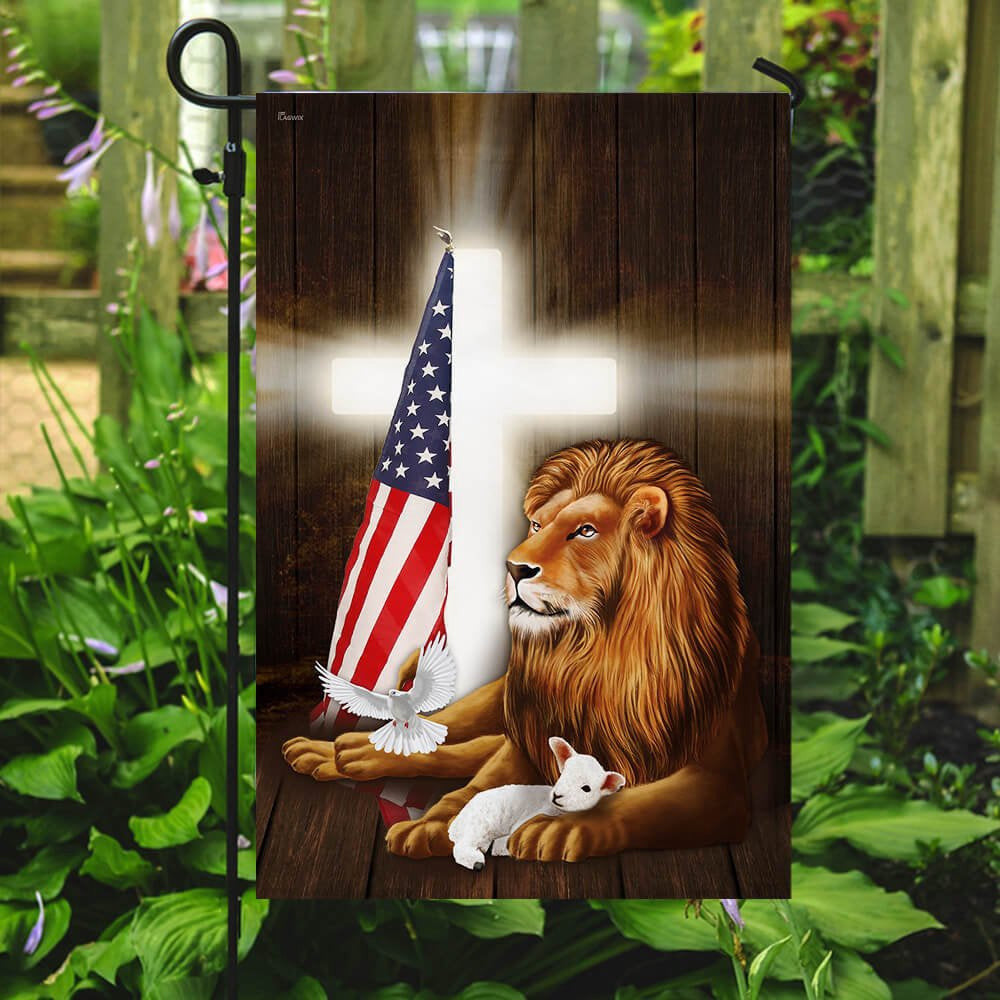 Christian Garden Flags, Lion and Lamb Cross Flag, Christian House Flags, Christian Cross Flag, Faith Flag, easychoo.com