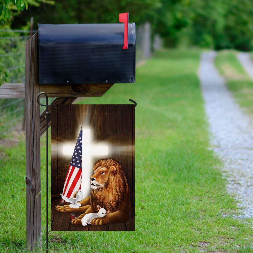 Christian Garden Flags, Lion and Lamb Cross Flag, Christian House Flags, Christian Cross Flag, Faith Flag, easychoo.com