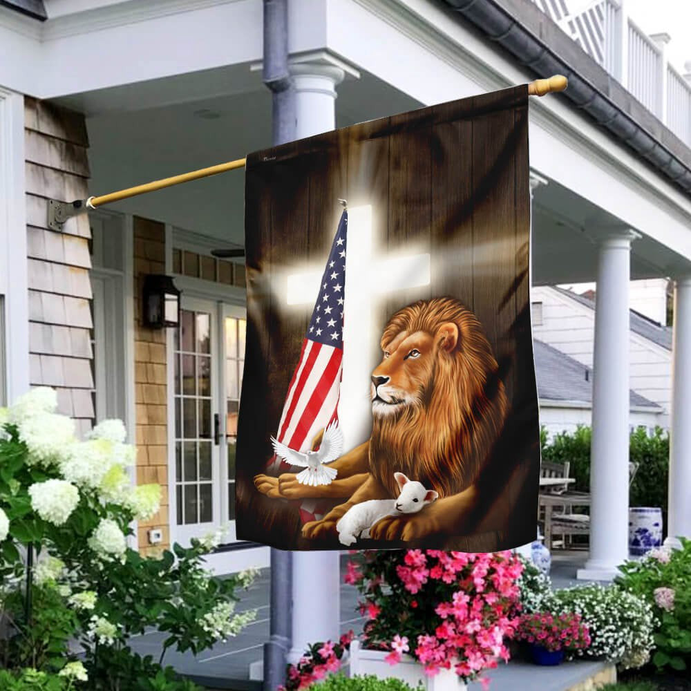 Christian Garden Flags, Lion and Lamb Cross Flag, Christian House Flags, Christian Cross Flag, Faith Flag, easychoo.com